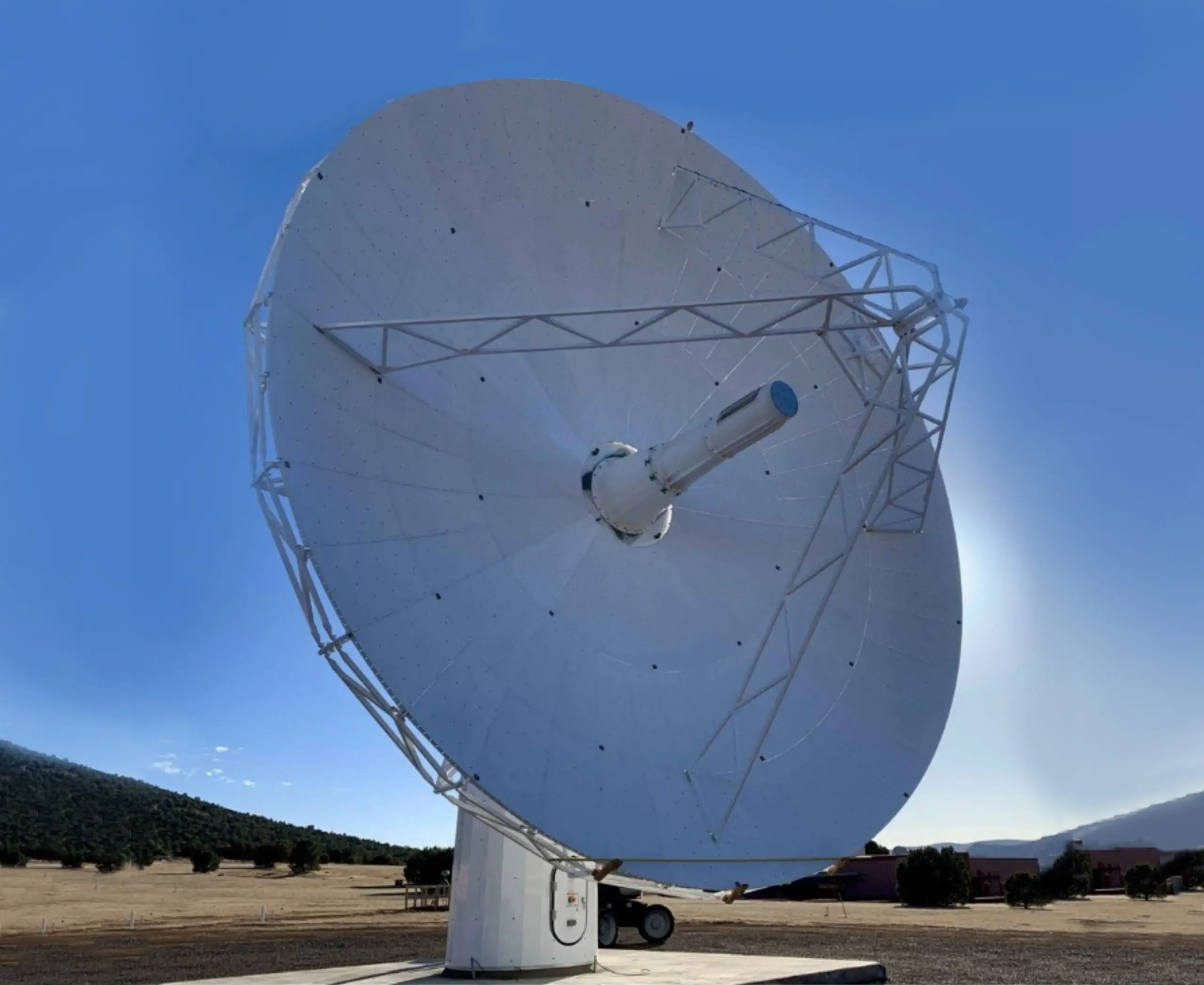 洋書 Satellite Communication Antenna Technolo 13.5m Q/V GEO Earth station antenna - Advanced Technologies