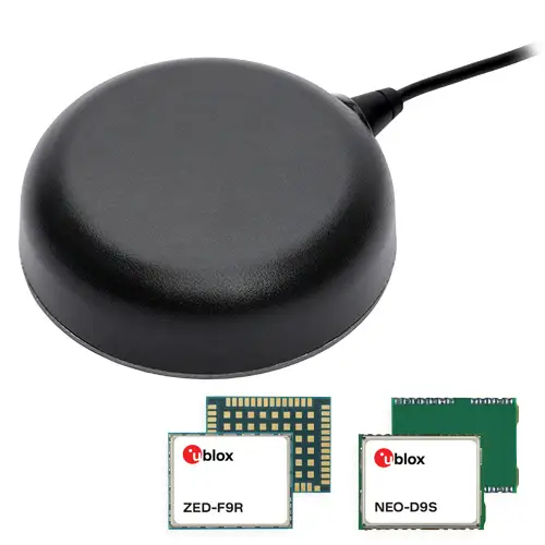 Une antenne GPS circulaire noire est reliée par un câble. En dessous, il y a deux petits composants électroniques carrés étiquetés « ZED-F9R » et « NEO-D9S », chacun affichant le logo u-blox.